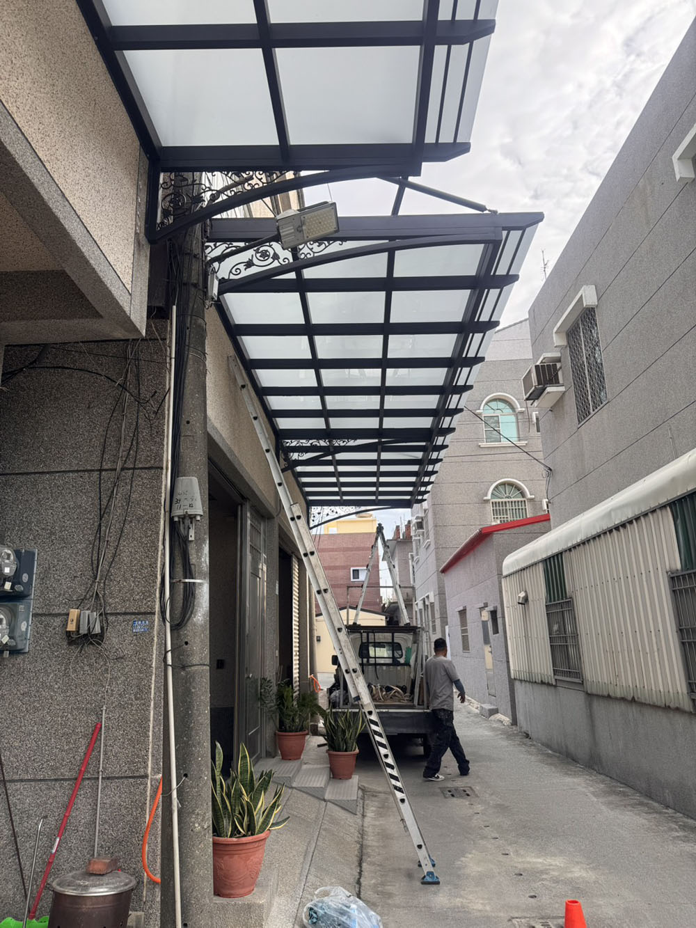 高雄永安304不鏽鋼玻璃採光罩施工照片 03