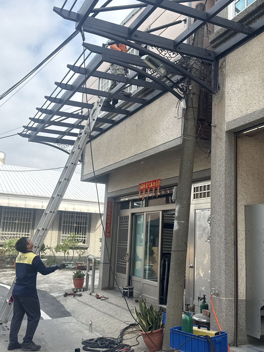 高雄永安304不鏽鋼玻璃採光罩施工照片 04